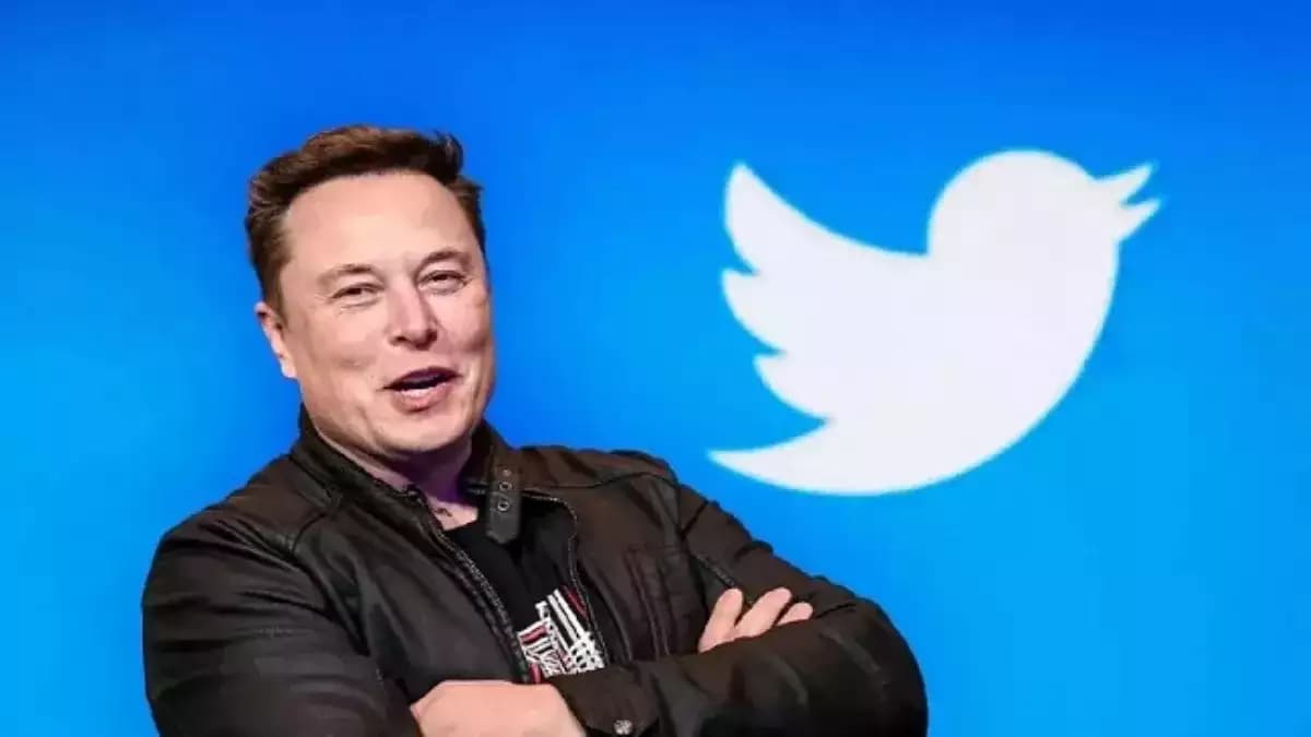 "Elon Musk prioritizes Blue subscription users for verified accounts on social media platforms"