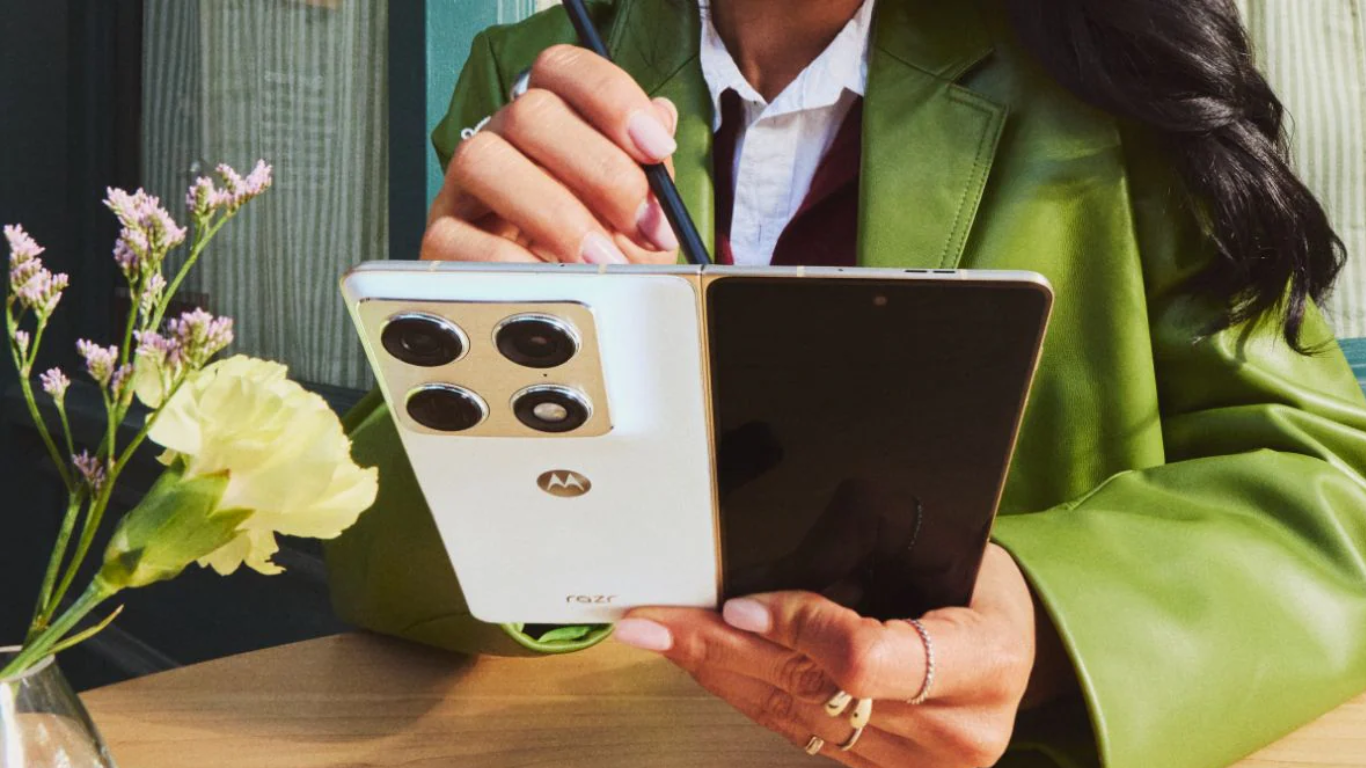 Motorola Unfolds a New Mobile: Razr Fold Stuns at MWC 2026 Motorola Unfolds a New Mobile: Razr Fold Stuns at MWC 2026