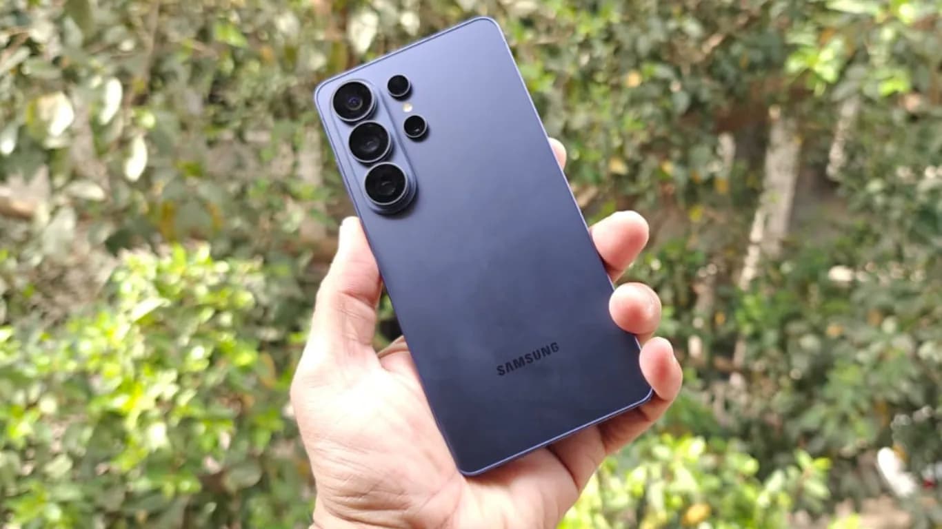 Samsung Galaxy S26 Ultra Review: AI से लेकर प्राइवेसी डिस्प्ले है सबसे खास, जानें कैसी है परफॉरमेंस Samsung Galaxy S26 Ultra Review: AI से लेकर प्राइवेसी डिस्प्ले है सबसे खास, जानें कैसी है परफॉरमेंस